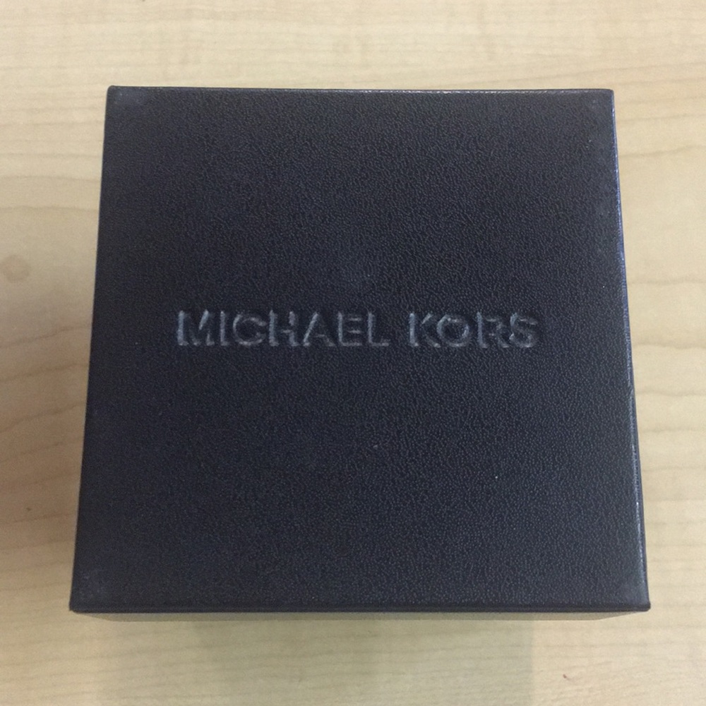 Michael Kors Watch - Picture 2 of 8
